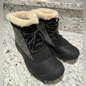 JBU Jane Bootie. Black with Fur Trim. Women’s size 8.5